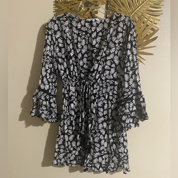 blue island Other - Blue Island Black and White Leaf Print Dress